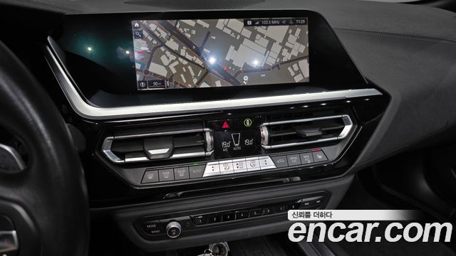 BMW Z4 2020 — photo 18
