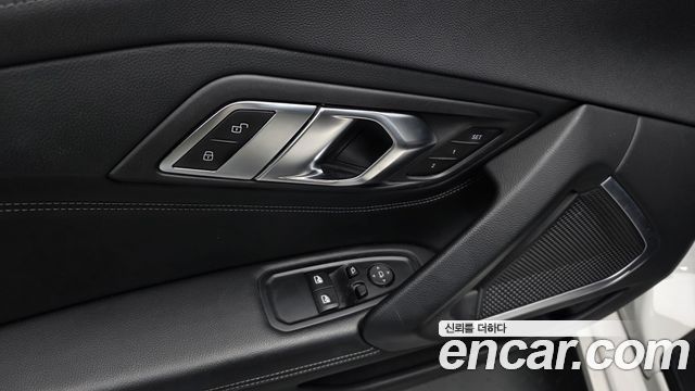 BMW Z4 2020 — photo 23