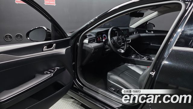 Kia K5 2023 — photo 10