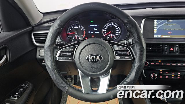 Kia K5 2019 — photo 16