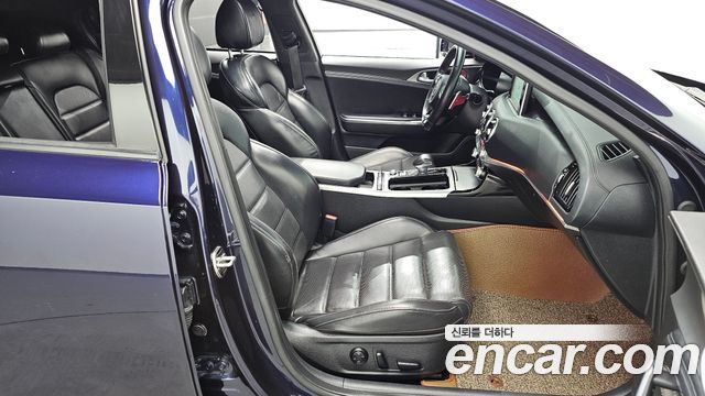Kia Stinger 2018 — photo 13
