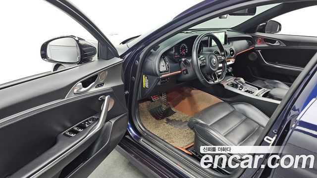 Kia Stinger 2018 — photo 17