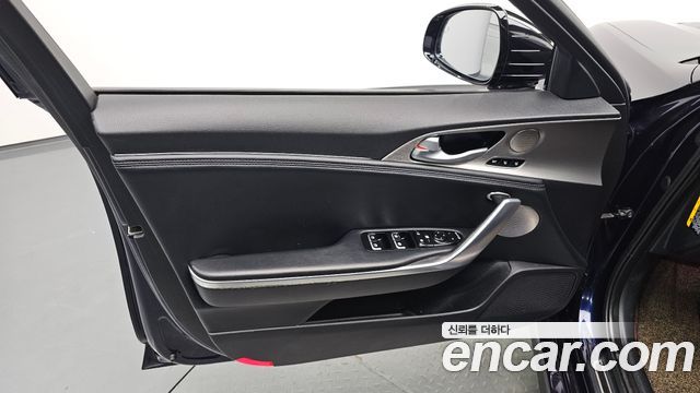 Kia Stinger 2018 — photo 14