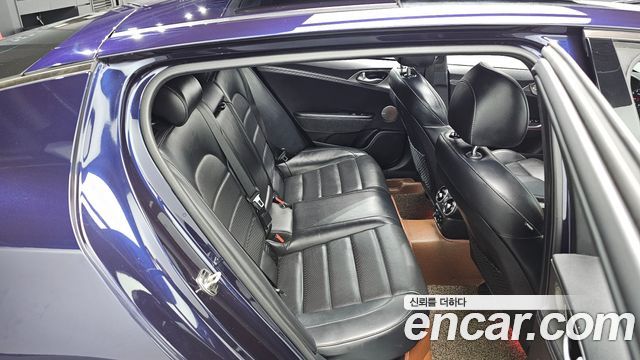 Kia Stinger 2018 — photo 16