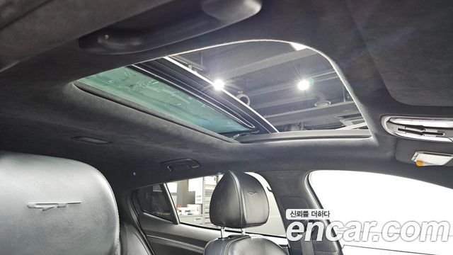 Kia Stinger 2018 — photo 28