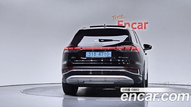 Audi Q4 e-tron 2022 — photo 4
