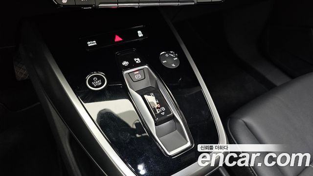 Audi Q4 e-tron 2022 — photo 12