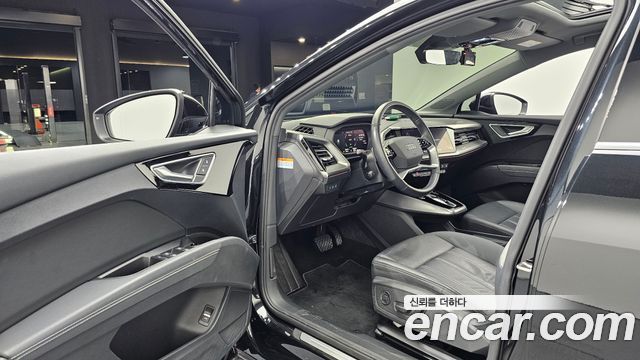 Audi Q4 e-tron 2022 — photo 13