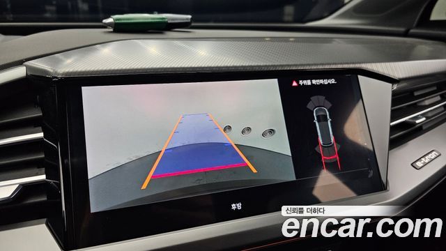 Audi Q4 e-tron 2022 — photo 21
