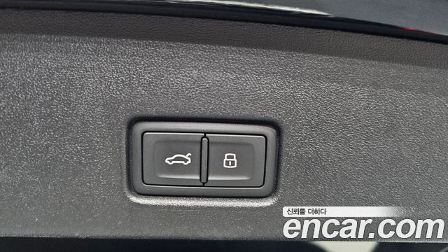 Audi Q4 e-tron 2022 — photo 26