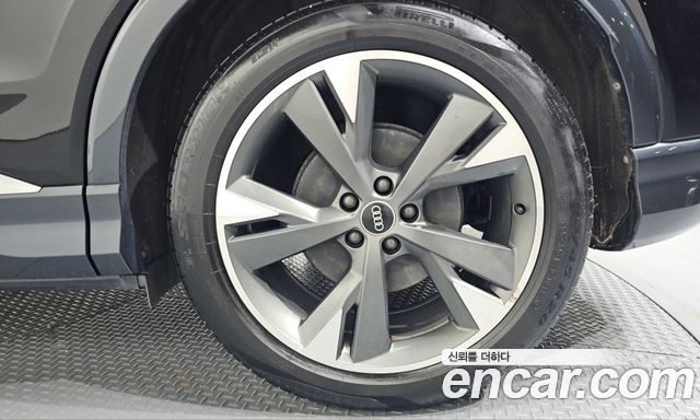 Audi Q4 e-tron 2022 — photo 7