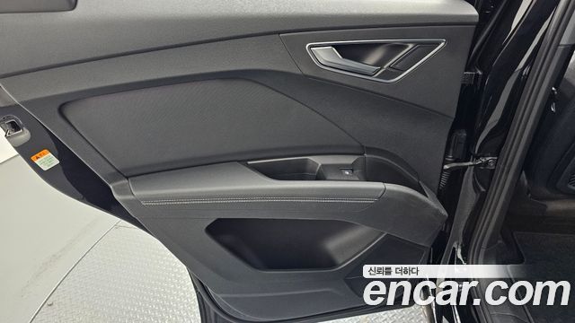 Audi Q4 e-tron 2022 — photo 15
