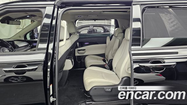 Kia Canival 2022 — photo 18