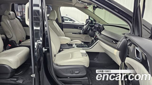 Kia Canival 2022 — photo 16