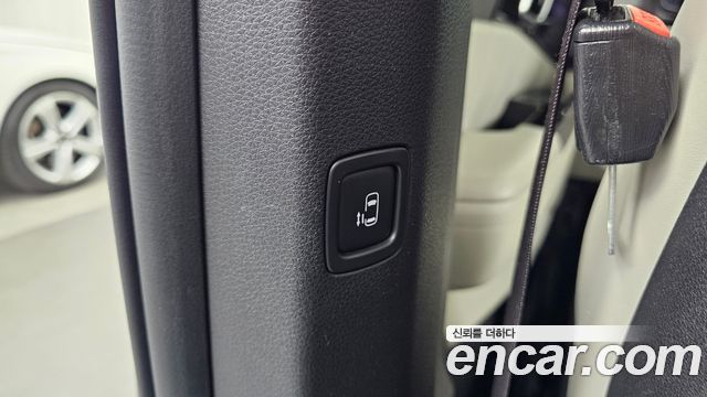 Kia Canival 2022 — photo 31