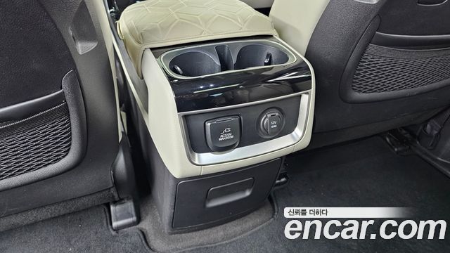Kia Canival 2022 — photo 32