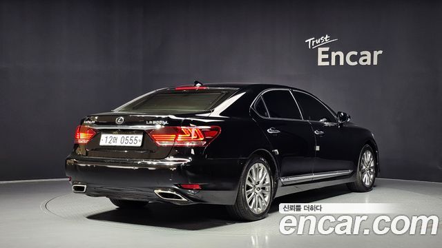 Lexus LS 2016 — photo 2