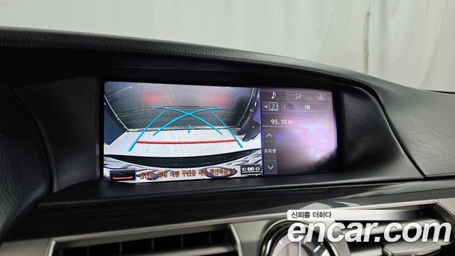 Lexus LS 2016 — photo 15