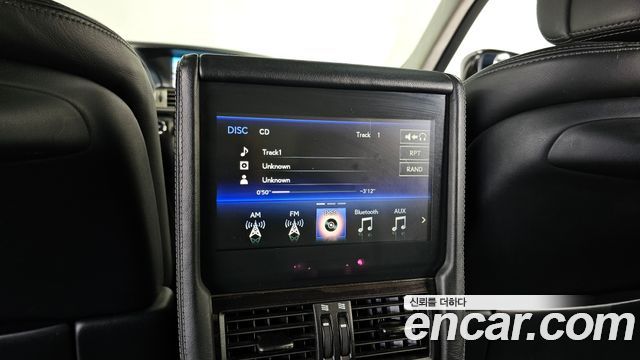 Lexus LS 2016 — photo 18