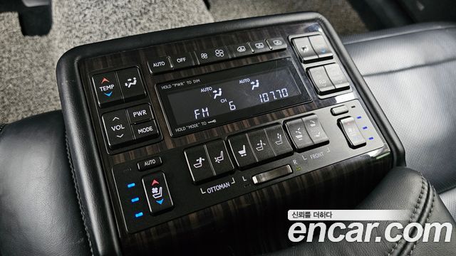 Lexus LS 2016 — photo 19