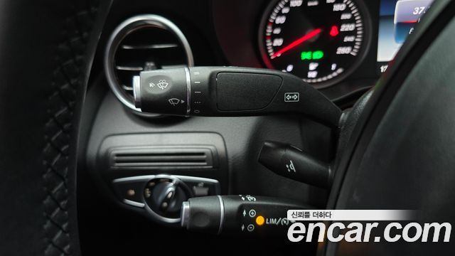 Mercedes-Benz C-Class 2016 — photo 17