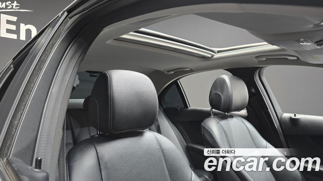 Mercedes-Benz C-Class 2016 — photo 19