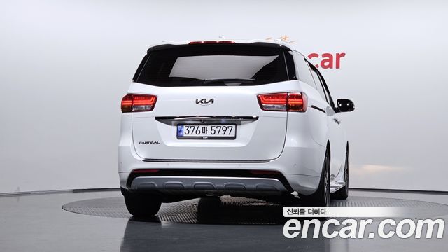 Kia Canival 2018 — photo 4