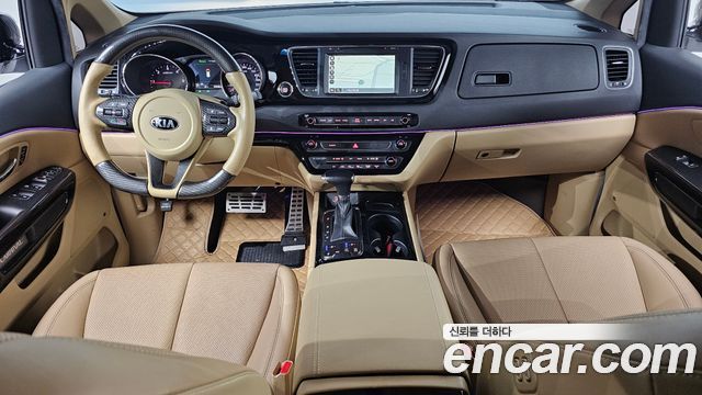 Kia Canival 2018 — photo 10