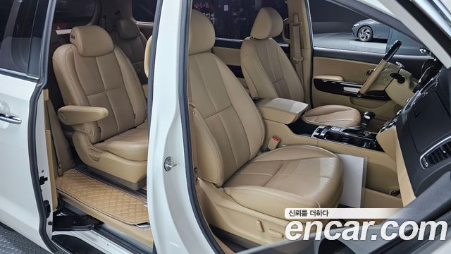 Kia Canival 2018 — photo 18