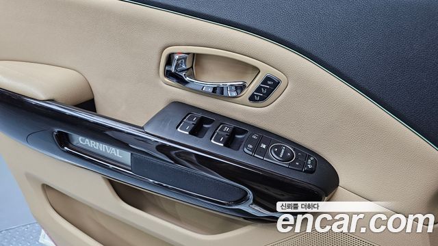 Kia Canival 2018 — photo 20