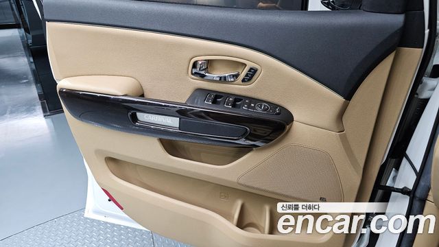 Kia Canival 2018 — photo 14