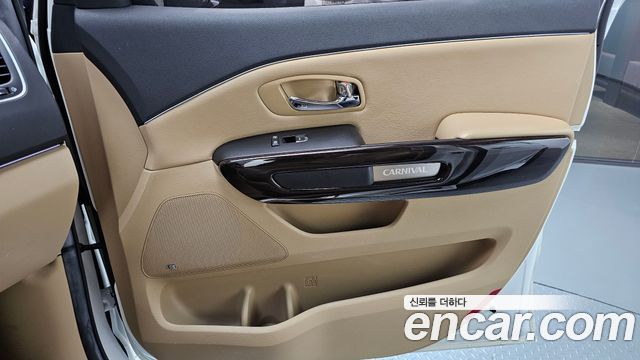 Kia Canival 2018 — photo 15