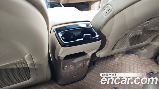 Kia Canival 2018 — photo 31