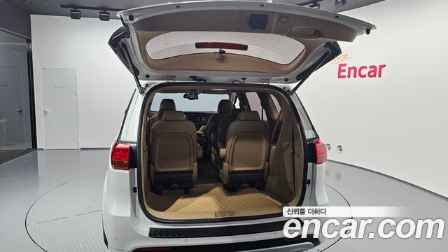 Kia Canival 2018 — photo 37