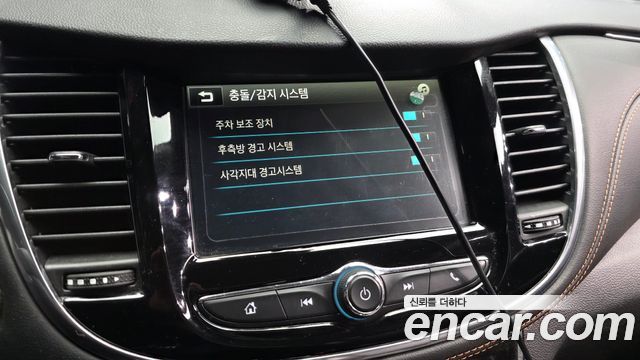 Chevrolet Korea Trax 2018 — photo 21