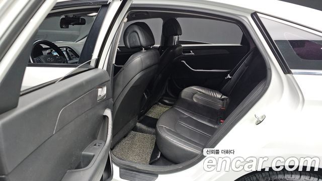 Hyundai Sonata 2015 — photo 17