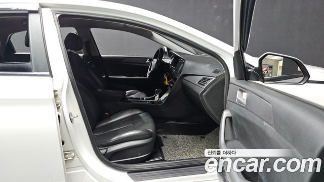 Hyundai Sonata 2015 — photo 16