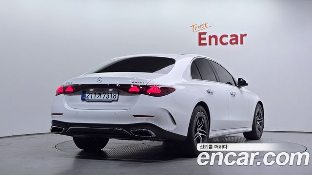 Mercedes-Benz E-Class 2026 — photo 2