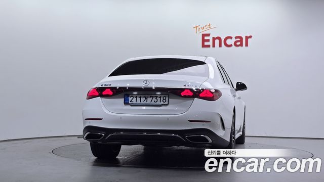 Mercedes-Benz E-Class 2026 — photo 4