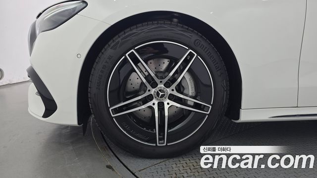 Mercedes-Benz E-Class 2026 — photo 5