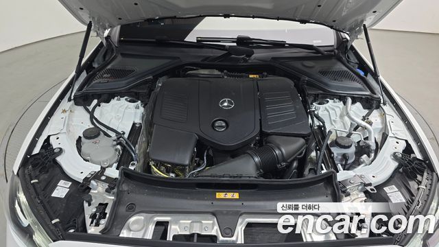 Mercedes-Benz E-Class 2026 — photo 6