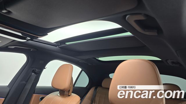 Mercedes-Benz E-Class 2026 — photo 17