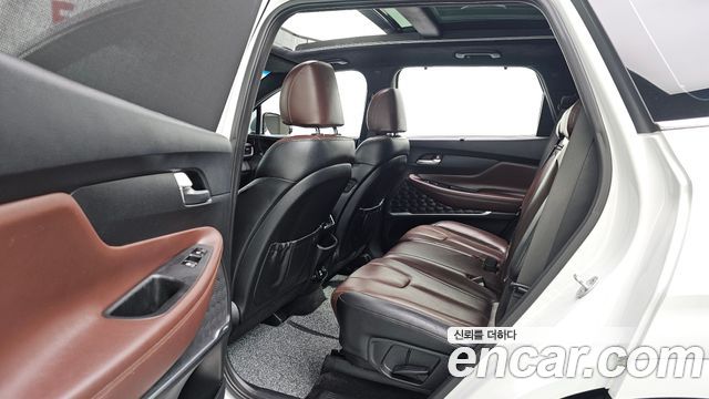 Hyundai Santafe 2019 — photo 18