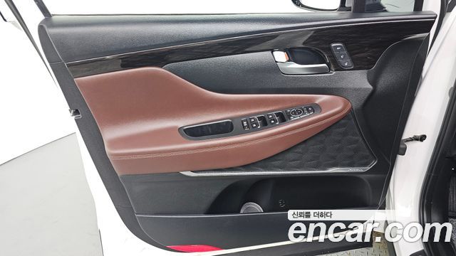 Hyundai Santafe 2019 — photo 14