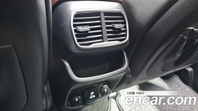 Hyundai Santafe 2019 — photo 32