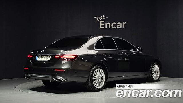 Mercedes-Benz E-Class 2021 — photo 2