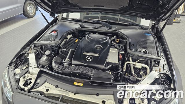 Mercedes-Benz E-Class 2021 — photo 6