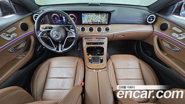 Mercedes-Benz E-Class 2021 — photo 10