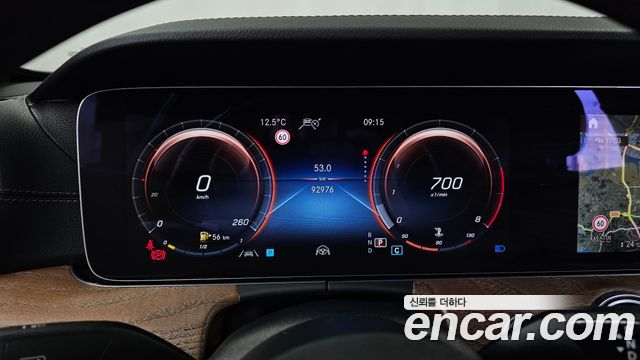 Mercedes-Benz E-Class 2021 — photo 11