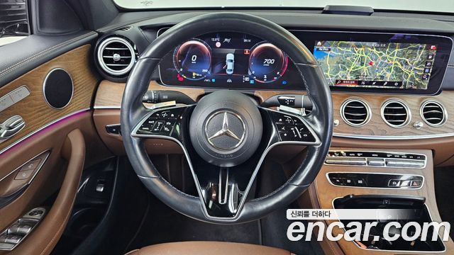 Mercedes-Benz E-Class 2021 — photo 19
